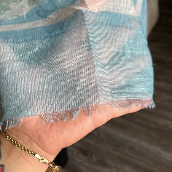 Beach cover up, open - Picture 5 of 7